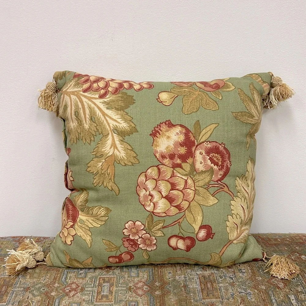 Vintage Borgata Floral Pillow Decorative Tassels Grape Vine Green‎
